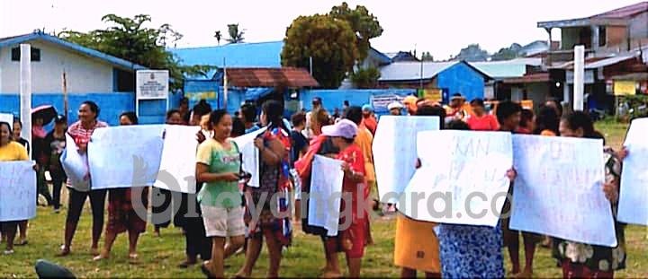 Warga Jalan Biru-biru Gelar Aksi Demo, Minta Copot Jabatan Kepala Sekolah SMKN 1 Biru-biru.