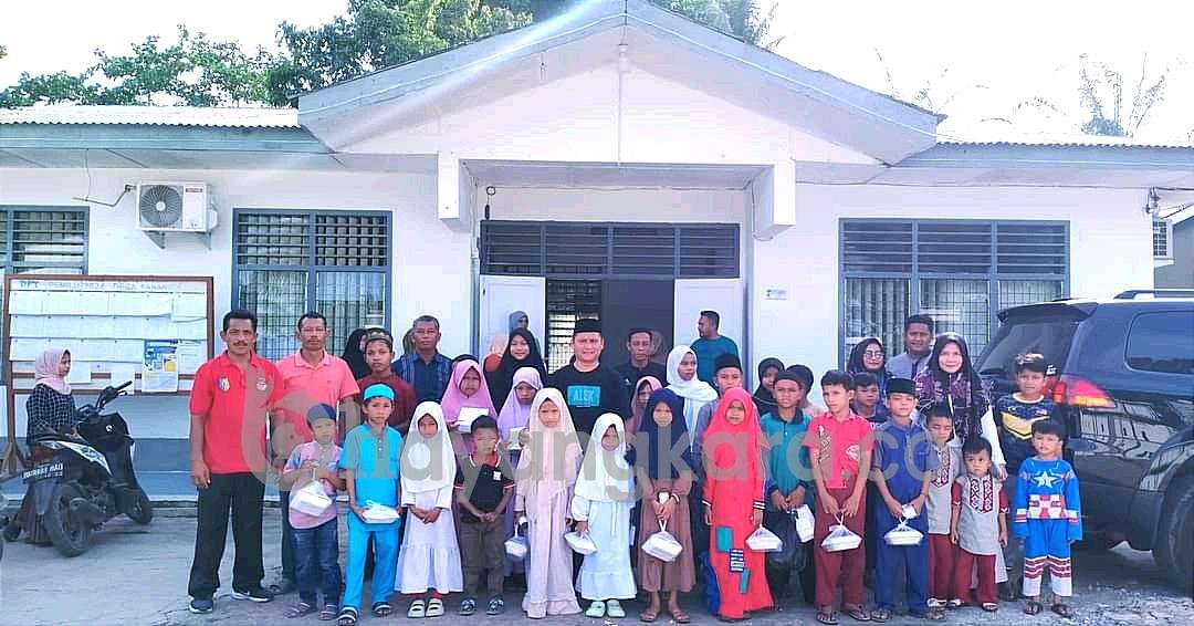 Peringati 10 Muharam 1445 H, Faisal Amd Kades Pahang Santuni Anak Yatim, Hadiah Untuk Alm. Orang Tua Dan Anak Kades. 