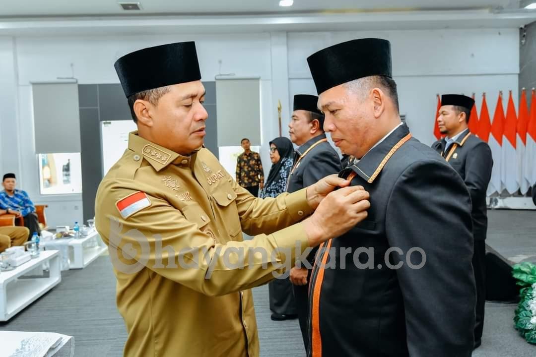 Bupati Batu Bara Ir Zahir M Ap Lantik Dewan Pendidikan Di Aula Rumah Dinas Bupati. 