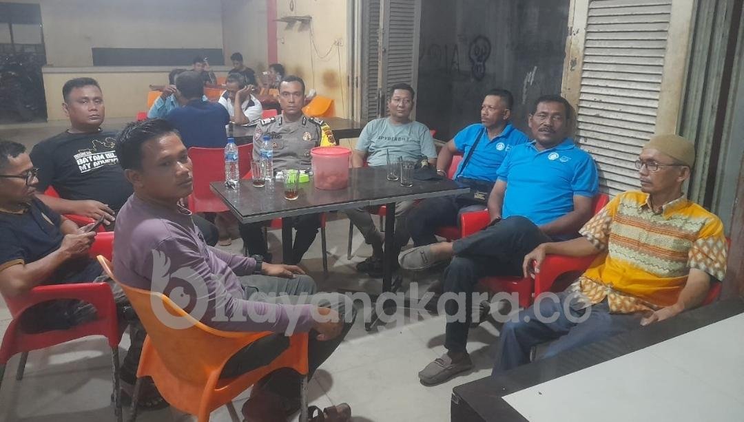 Fahrul Rozi SH Bersama Tim Polsek Labuhan Ruku Sepakat Ciptakan Ketertiban Dan Keamanan Desa Suka Jaya. 