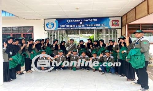 Kelompok KKN 174 UINSU 2023 Berkontribusi Dalam Kegiatan Belajar Mengajar (KBM) di SDN 138430 dan SMPN 3 Pematang Pasir, Tanjungbalai.