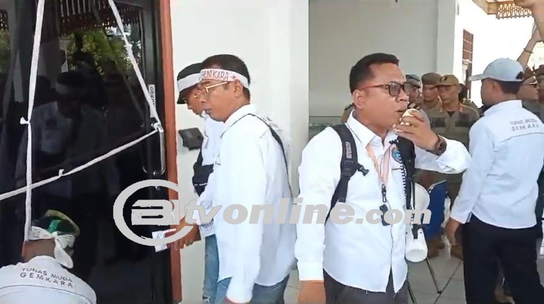 Tunas Muda Gamkara Minta Segel Kantor Bupati Batu Bara