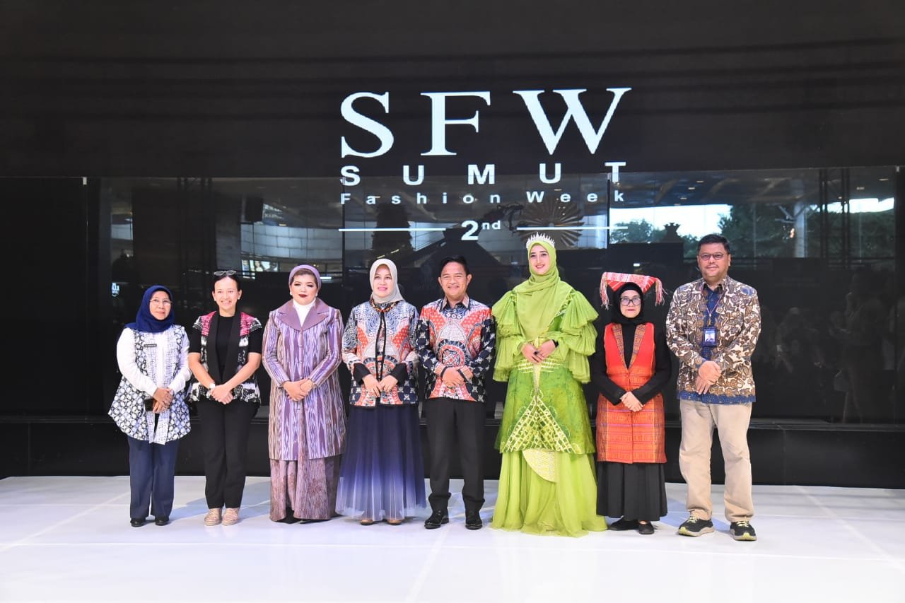 Ny. Maya Zahir Tampil di Sumut Fashion Week