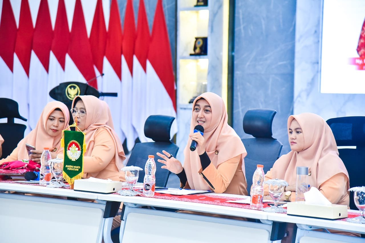 Gelar Pertemuan Rutin DWP Batu Bara, Ny. Maya Evaluasi E-Reporting