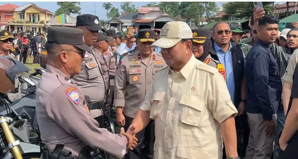 Prabowo Subianto Kunjungi Korban Marapi dan Menyampaikan Duka Mendalam