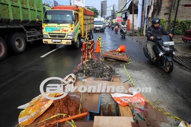 Proyek Pengerjaan Jaringan Utilitas Membahayakan Pengguna Jalan di Bekasi