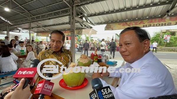 Usai Resmikan Gedung Akmil Presiden Jokowi dan Prabowo Makan Siang Bersama di Warung Bakso