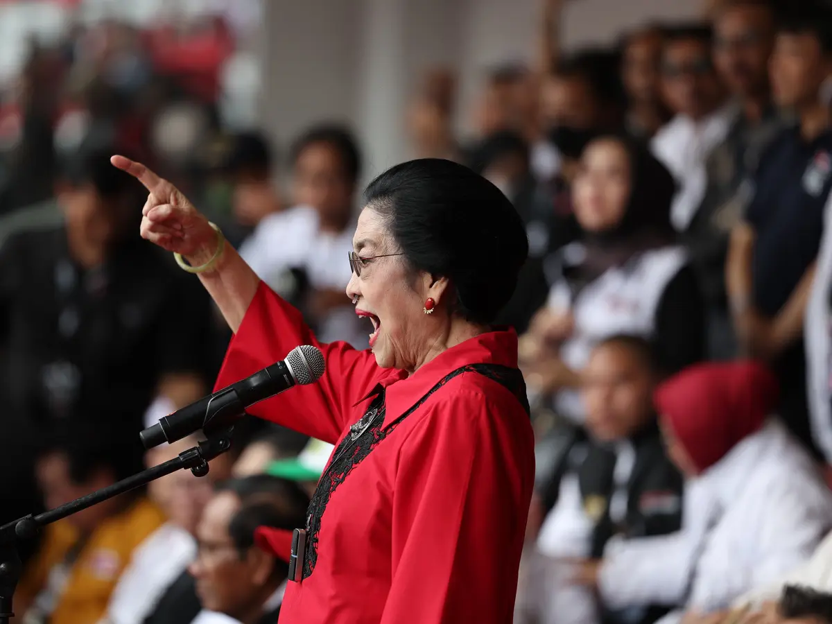 Panas! Megawati Kritik Kinerja Bawaslu dan Insiden Penurunan Bendera PDIP