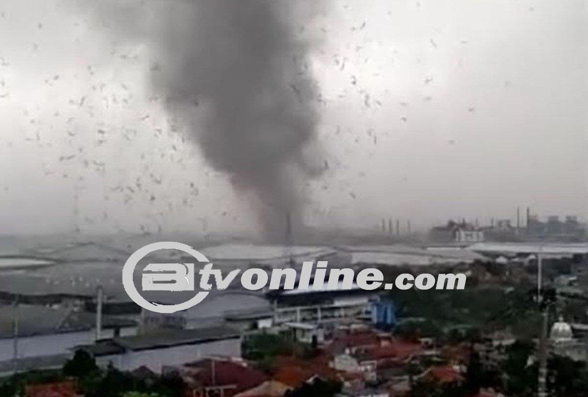 Fenomena Puting Beliung atau Tornado? BMKG Beri Penjelasan Mendalam