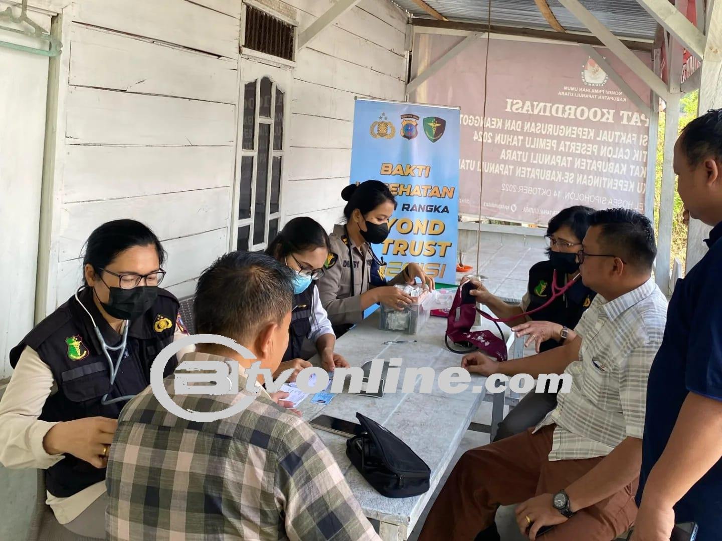 Siapkan fisik Prima, Polisi Berikan Pemeriksaan Kesehatan Kepada Petugas Pengamanan Pemilu