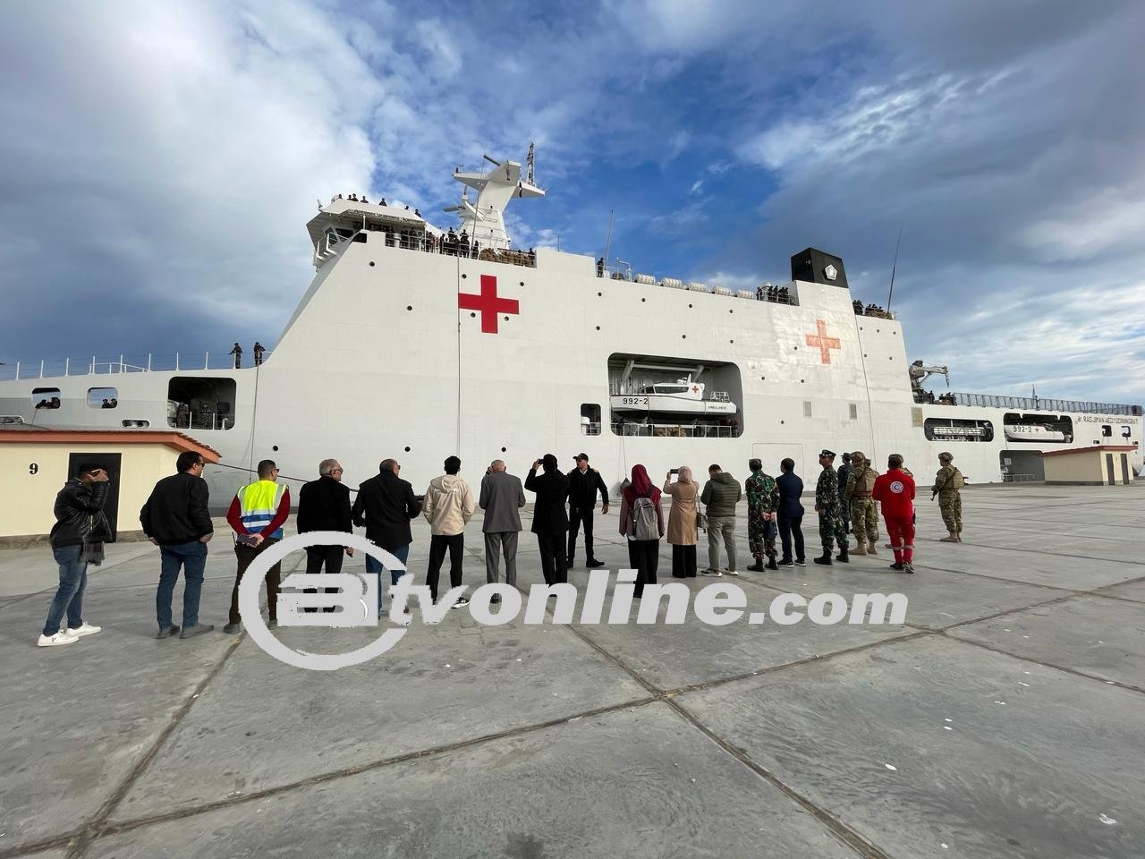 KRI RJW-992 Tiba di Mesir Bawa Bantuan untuk Warga Gaza