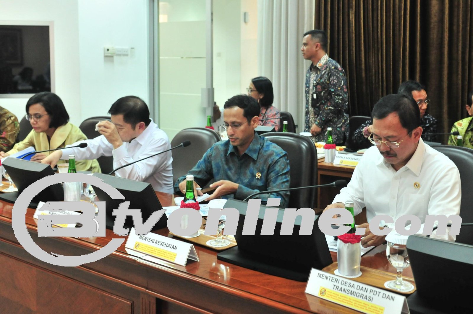 Jokowi Adakan Pertemuan dengan Sejumlah Menteri Bahas Isu Beras Nasional