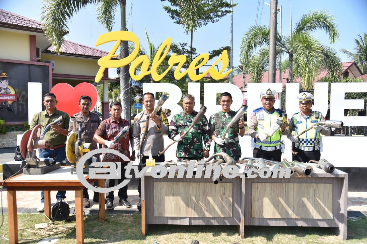 Polres Bireuen Musnahkan 50 Knalpot Brong Tidak Sesuai Spesifikasi Kendaraan