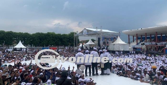 Penggemar Setia Rhoma Irama Serukan Dukungan untuk Pasangan AMIN di Kampanye Akbar Pasuruan