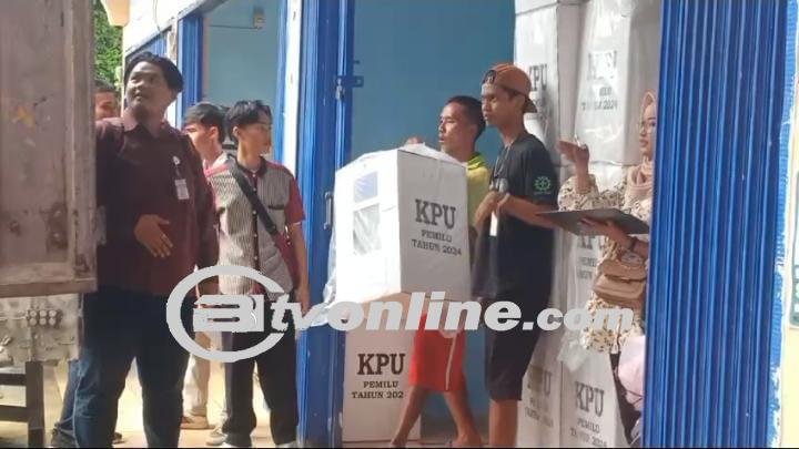 Kpu kota Jambi menggelar pelepasan pendistribusian logistik Pemilu untuk dua Kecamatan