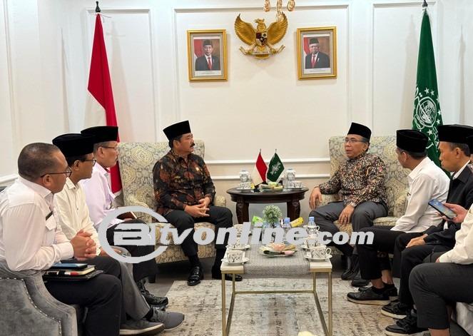 Hadi Tjahjanto Berkunjung ke PBNU, Hari Pertama Sebagai Menko Polhukam