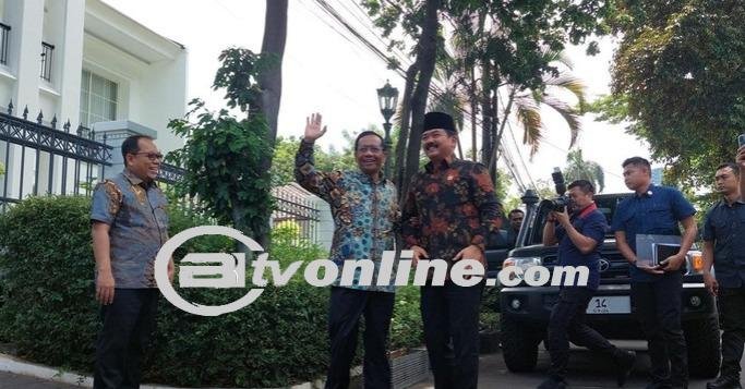 Kedatangan Hadi Tjahjanto di Kediaman Mahfud Md