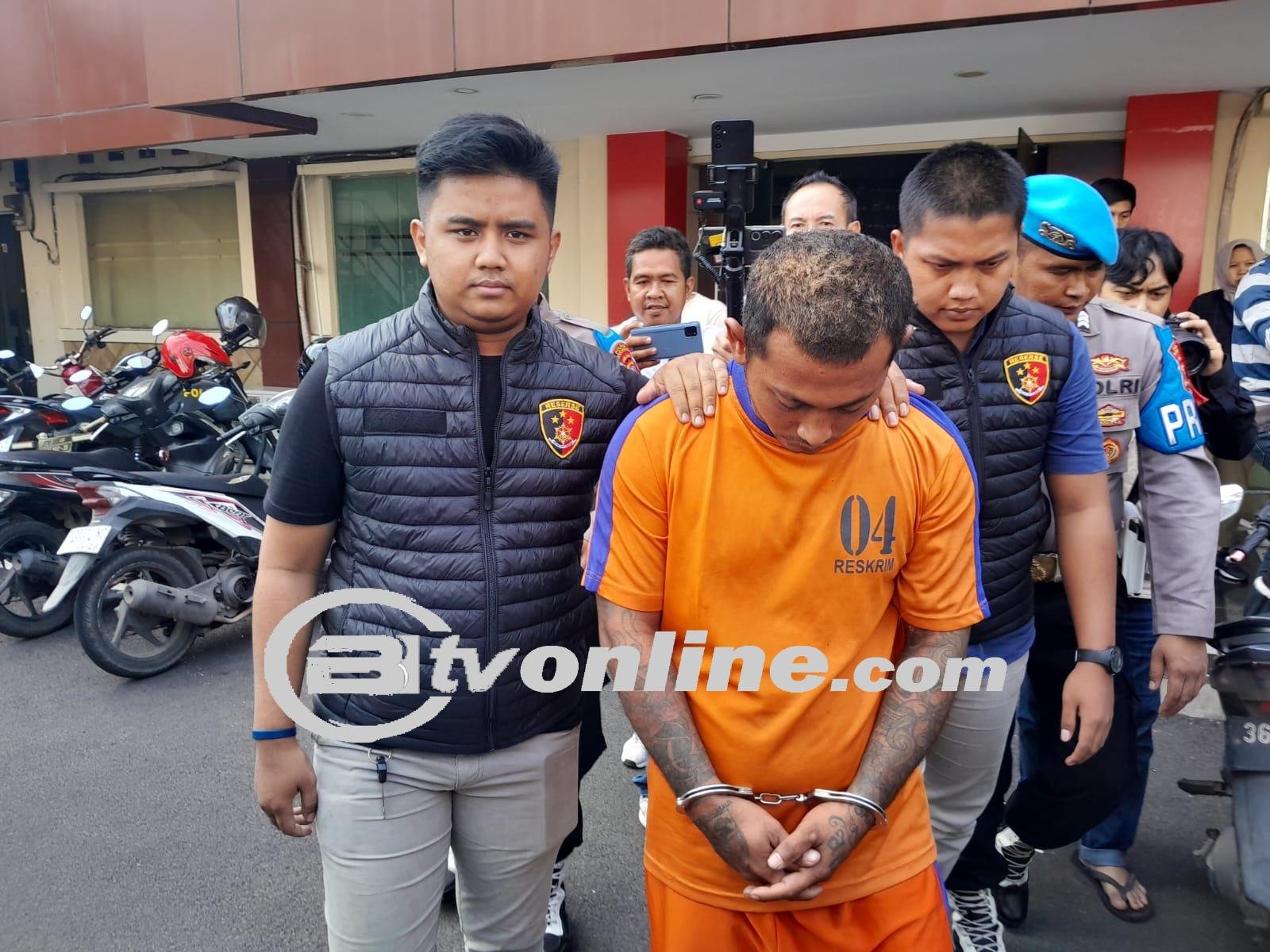 Cekcok! Penyuka Sesama Jenis Tega Mencekik Pacar Hingga Tewas