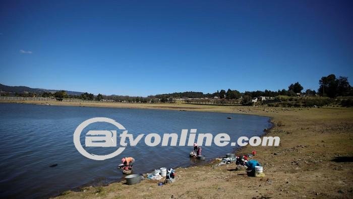 Krisis Air di Meksiko, Warga Manfaatkan Air Waduk yang Menyusut