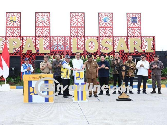 Presiden Jokowi Resmikan SPAL-DT Losari di Makassar