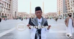 Nikmati Masa Tenang, Mahfud Berdoa untuk Indonesia dari Pelataran Masjid Nabawi