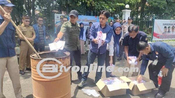 KPU Lebak Musnahan 643 Surat Suara Rusak