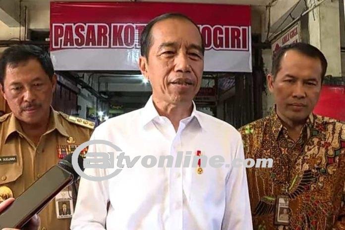 Kunjungi  Pasar Wonogiri, Presiden Jokowi Berikan Bantuan Modal Kerja Pedagang