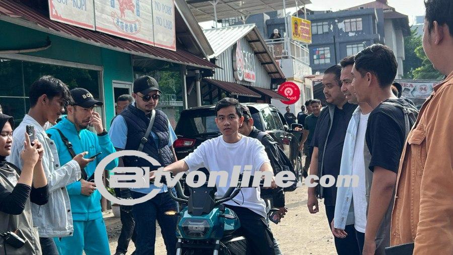 Jelang Debat Kelima Pilpres, Gibran Sunmori Bareng Para Artis di Senayan