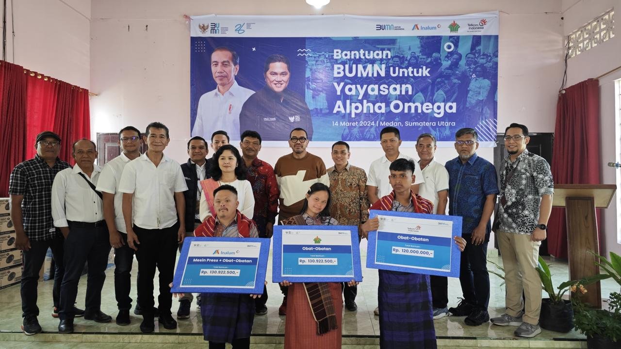 Erick Thohir Berikan Bantuan untuk asan Pembina Disabilitast dan Moderamen GBKP di Sumatera Utara
