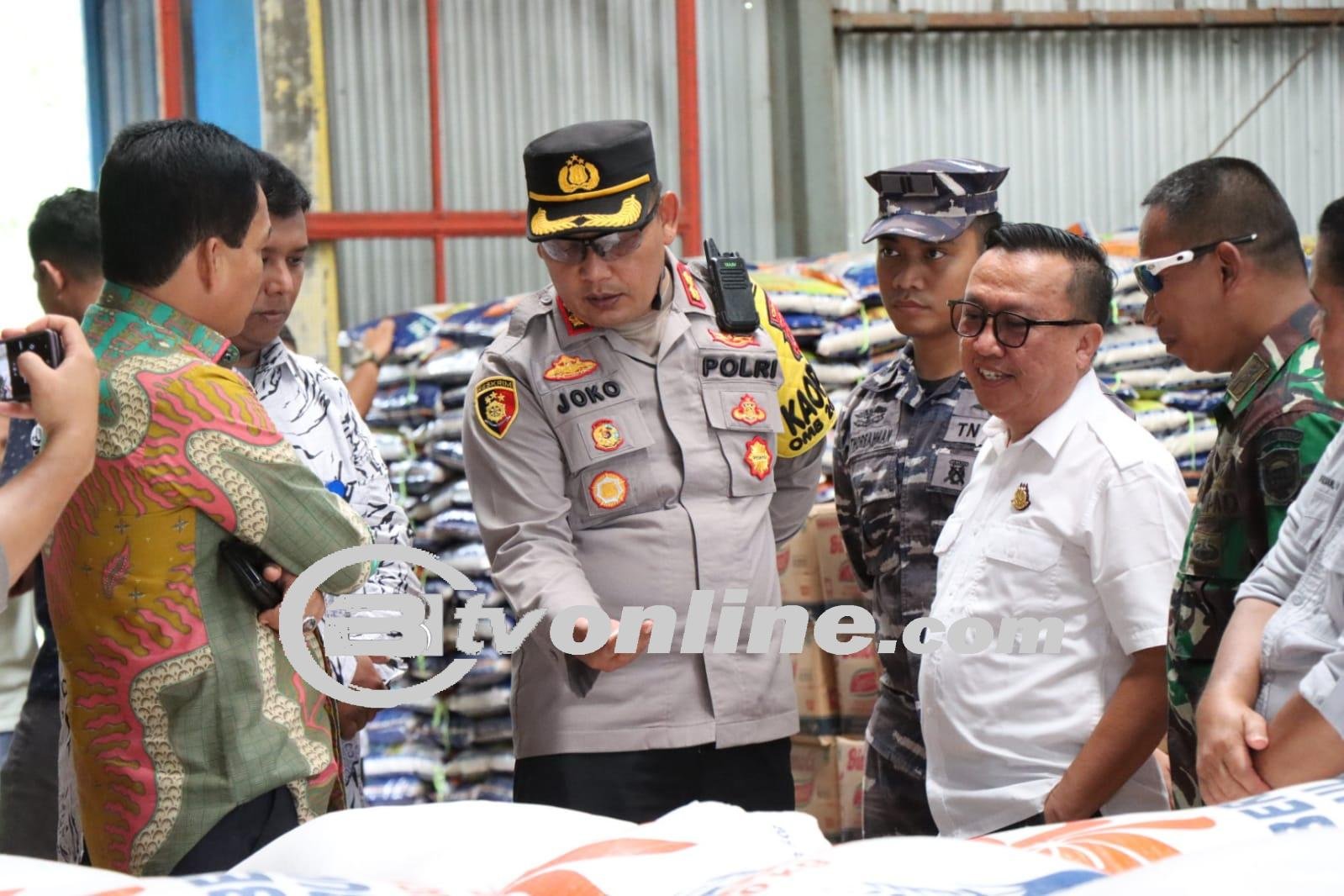 Kapolres Simeulue dan Forkopimda Simeulue Memantau Harga Bahan Pokok Menjelang Bulan Suci Ramadhan