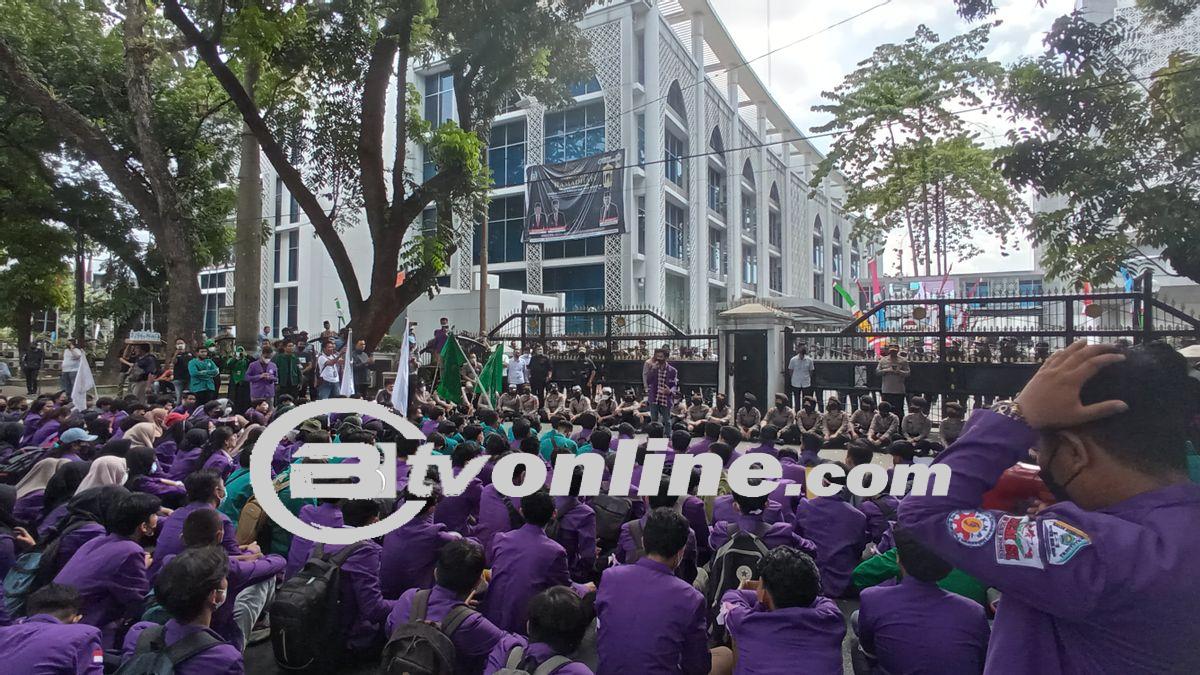 Aksi Massa Gegerkan Kantor KPU Sumut, Desak Pertanggungjawaban dan Tolak Politik Dinasti