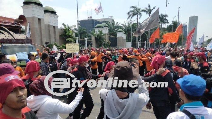 Demo di Depan Gedung DPR,  2.590 Personel Gabungan Dikerahkan untuk Pengamanan