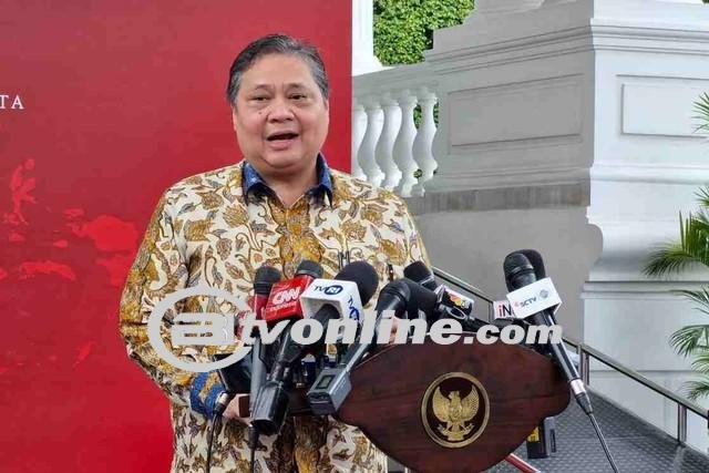 Airlangga Sebut Tidak Bijak Beli Dolar AS saat Rupiah Sedang Anjlok