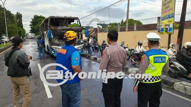 Bus PO Haryanto Terbakar di Ring Road Barat Sleman