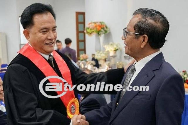 Yusril Bertemu Mahfud MD, Walau Beda Posisi di MK, Persahabatan Tak Pernah Pudar