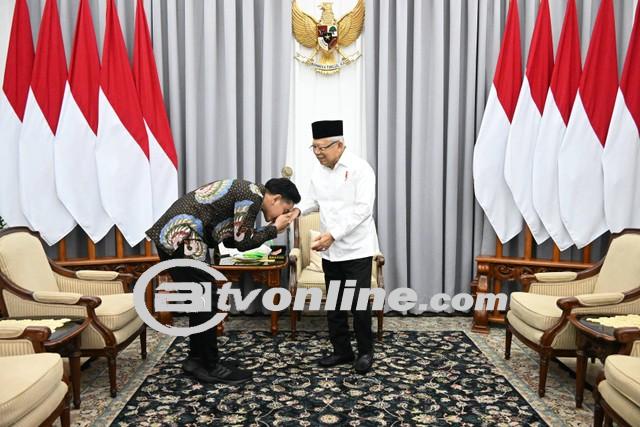 Pertemuan Bersejarah Wapres Gibran dan Wapres Ma’ruf