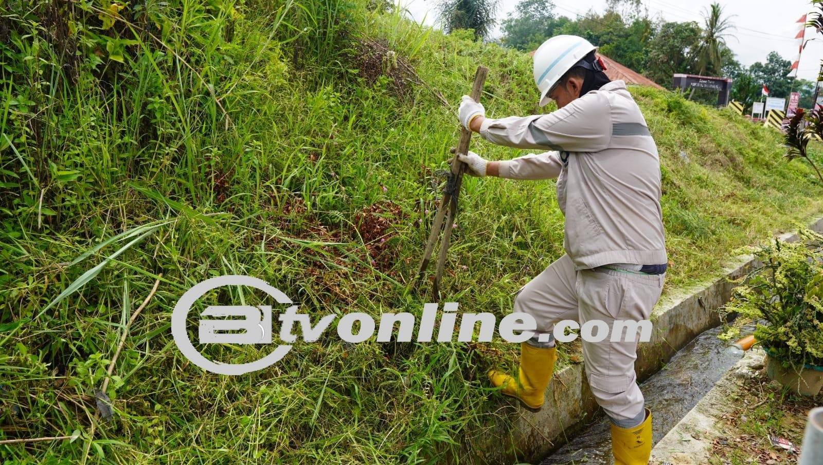 PT NH Ikuti Gotong Royong Di Kelurahan Onan Hasang