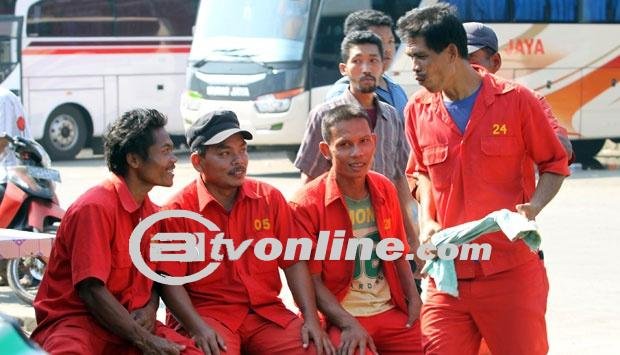 Troli Gratis,Pendapatan Porter Pelabuhan Merak Tergerus