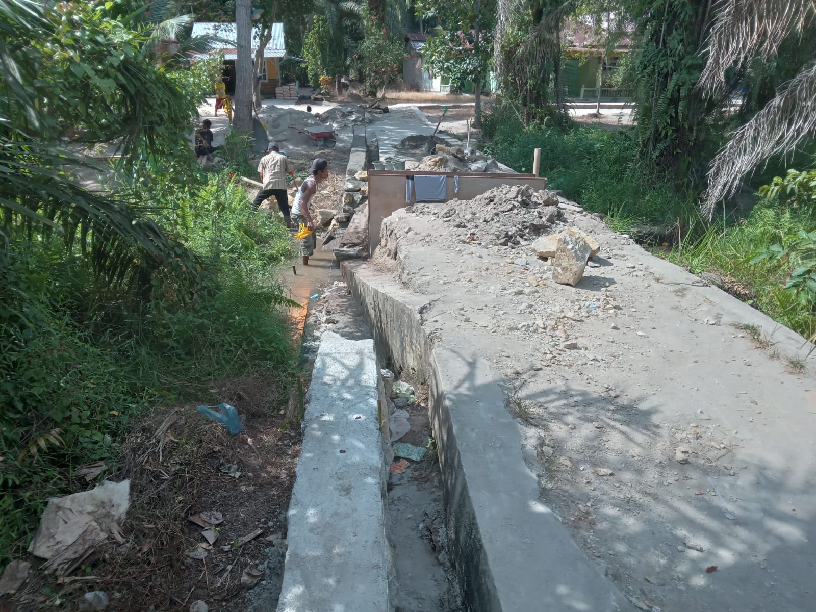 Pembangunan di Desa Titi Merah, Batu Bara Menuai Kontroversi Diduga Kurang Transparansi