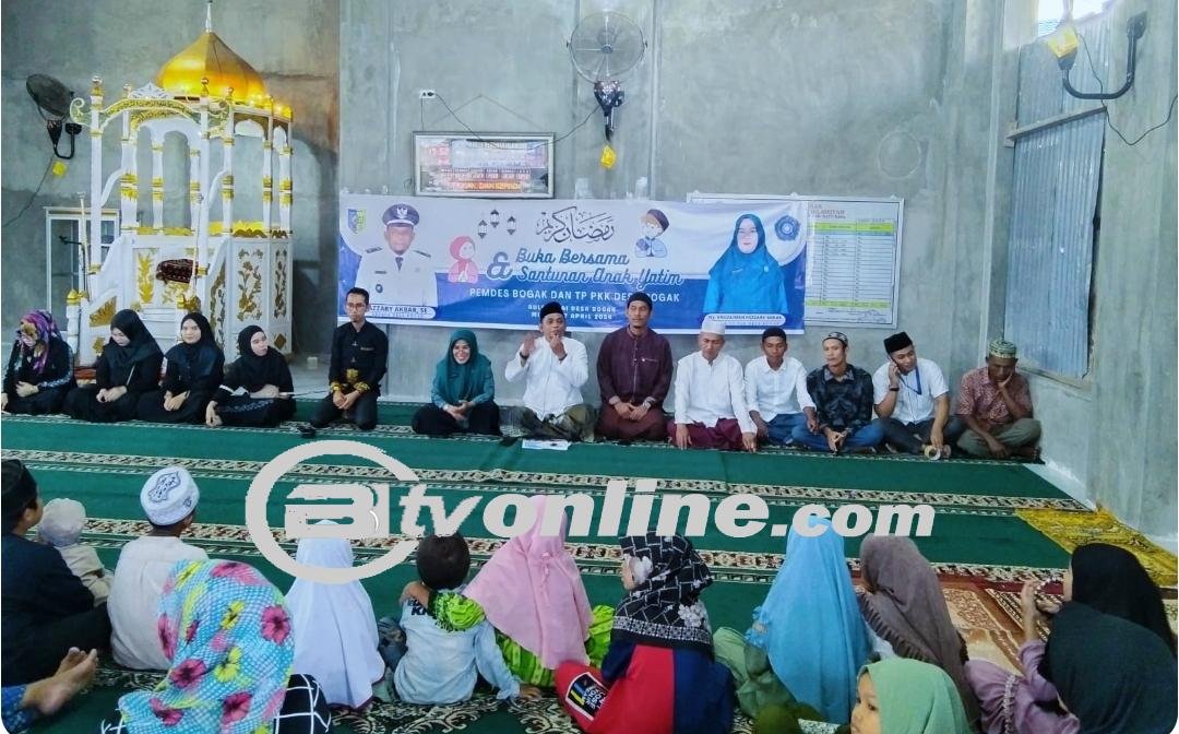 Pemerintah Desa Bogak dan PKK Gelar Buka Puasa Bersama dan Santunan Anak Yatim di Mesjid Ukhuwah Islamiah.