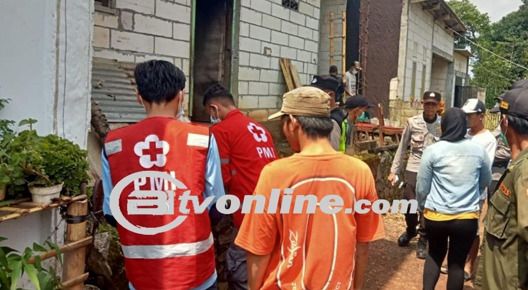 Jenazah Ayah Dikubur di Dalam Rumah Demi Wasiat 