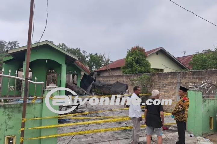 Bupati Sergai Tinjau dan Berikan Bantuan ke Korban Kebakaran di Sei Rampah