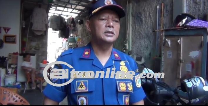Petugas Damkar Evakuasi Pria Obesitas Yang Alami Gagal Ginjal di Pekojan Jakbar