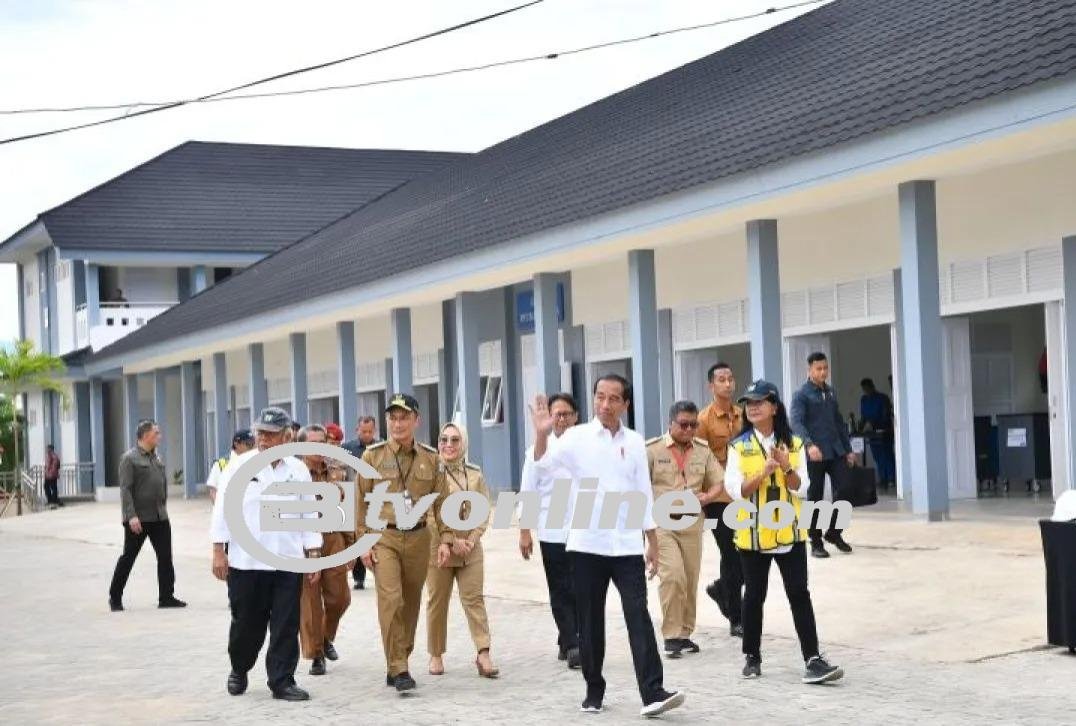 Presiden Jokowi Perhatikan Pembangunan Pendidikan Pasca-Gempa di SMK Negeri 1 Rangas