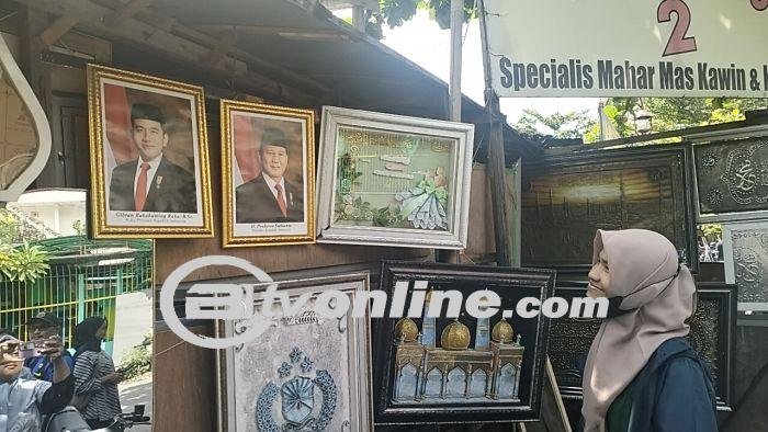 Antusiasme Jelang Pelantikan, Figura Prabowo-Gibran Mulai Diperjualbelikan di Solo