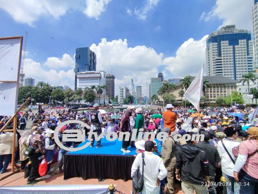 Sambut Putusan MK, Massa 01 dan 03 Buat Panggung di Kawasan Patung Kuda Monas
