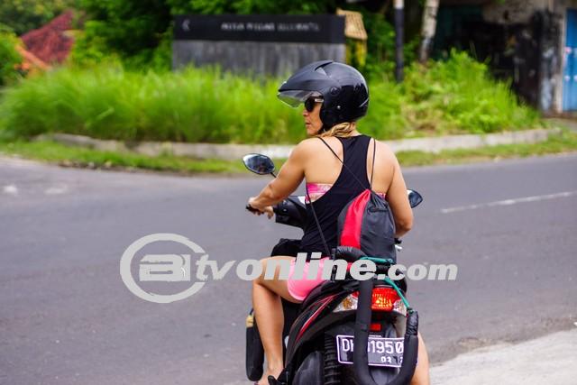 Turis Asing Tewas Dalam Kecelakaan Motor, Satu Luka Berat!
