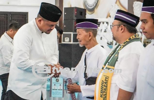 Perhatikan Keluarga Jamaah, Bobby Nasution Minta Camat Jaga Saat Lepas 2.482 Calhaj Asal Medan