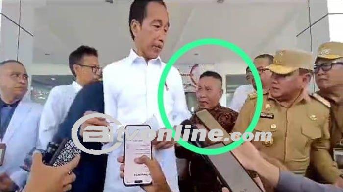 Insiden Pria Berambut Cepak, Ketegangan Saat Paspampres Dorong Dekat Jokowi