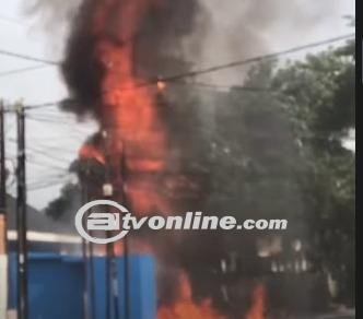 Travo Terbakar Dekat Restaurant Koki Sunda di Jalan Hassanuddin Medan!